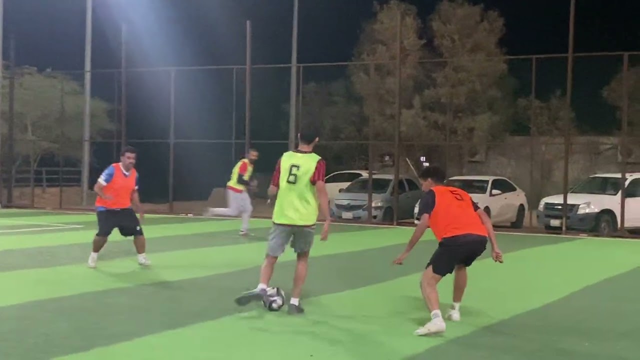 ‫1\2‬ النهائي بين فريقين العالمي و  القلعة انتهى بفوز العالمي ٨-٤