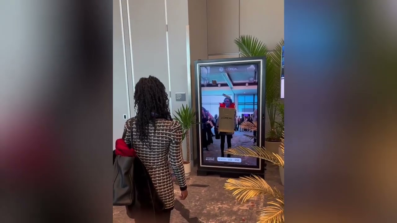 AR Mirror by GEENEE