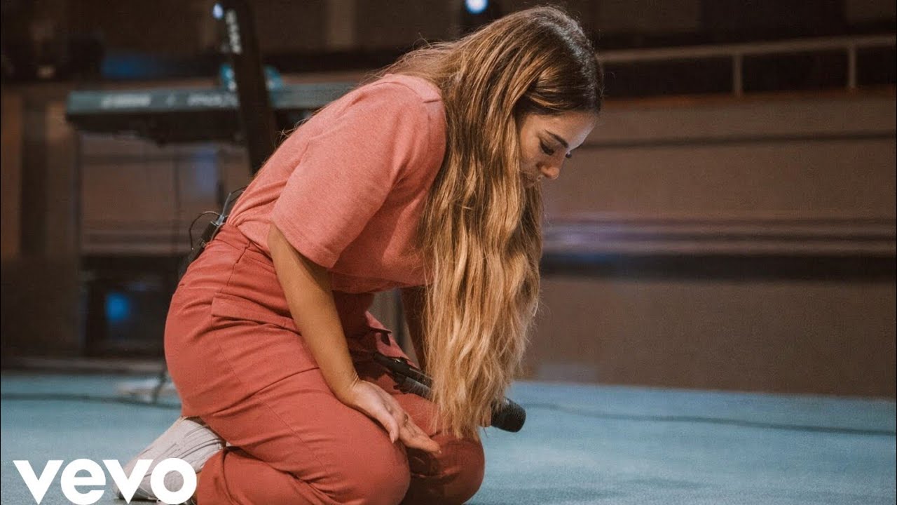 Gabriela Rocha– Glory Glory to God | Powerful Worship Anthem.