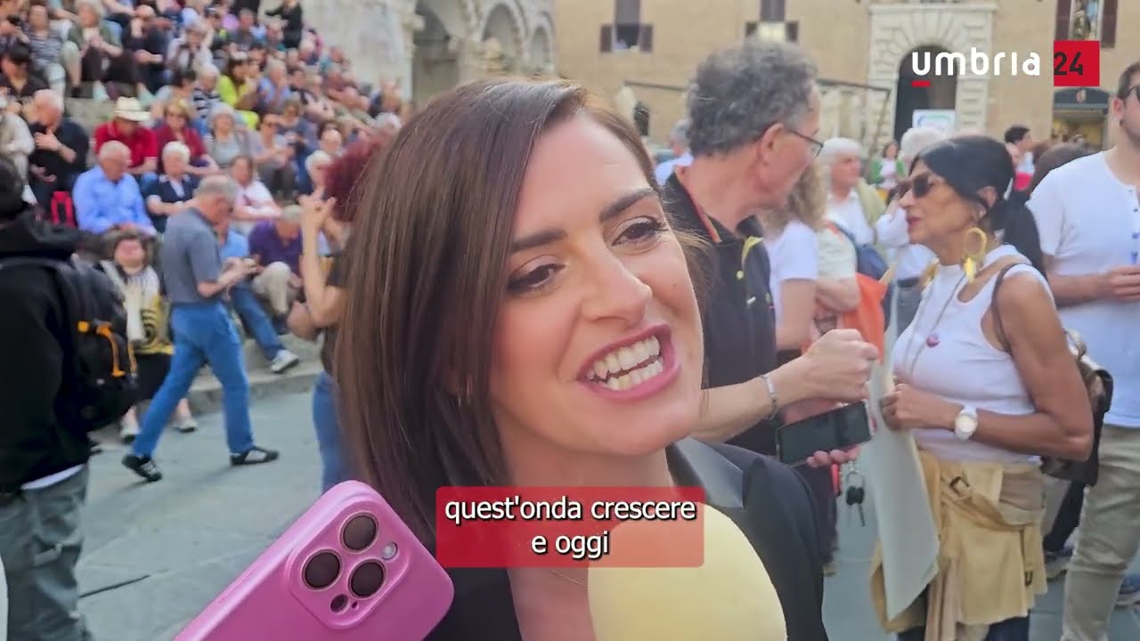 Perugia, piazza IV novembre stracolma per Ferdinandi: «È il risveglio della comunità»