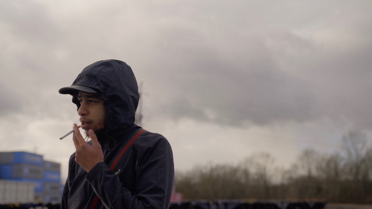 AhGuirri - DANS MA TÊTE (Clip Officiel)