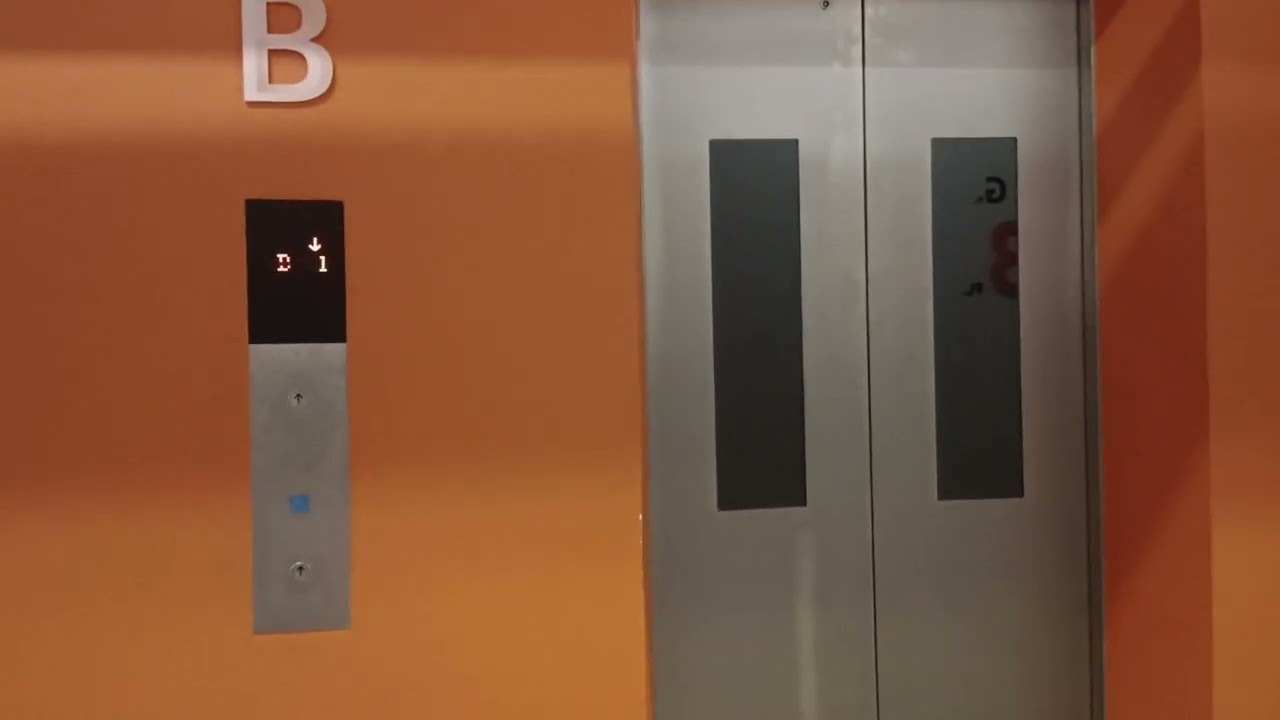 2x Hitachi glass elevator at Future Park Rangsit, Pathum Thani, Thailand. (Parking lot)