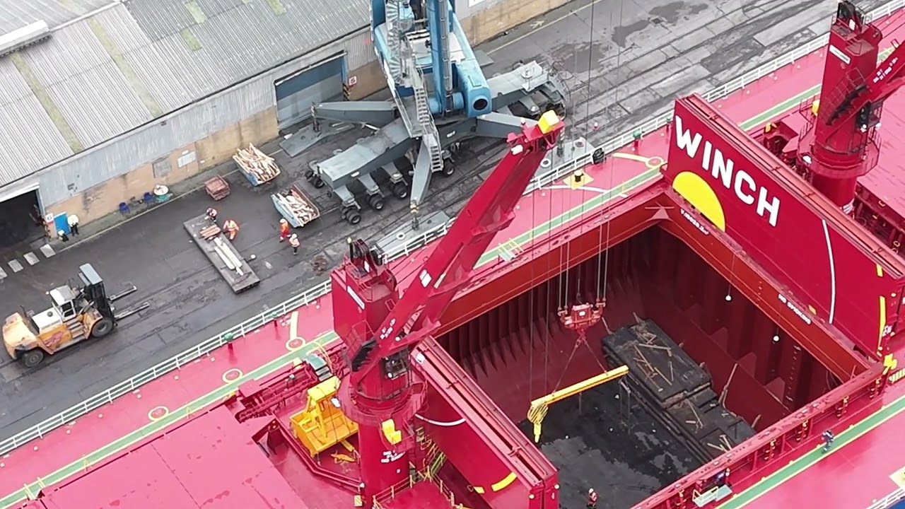 CHINESE CARGO SHIP  CL ZHANJIANG UNLOADING AT SUNDERLAND