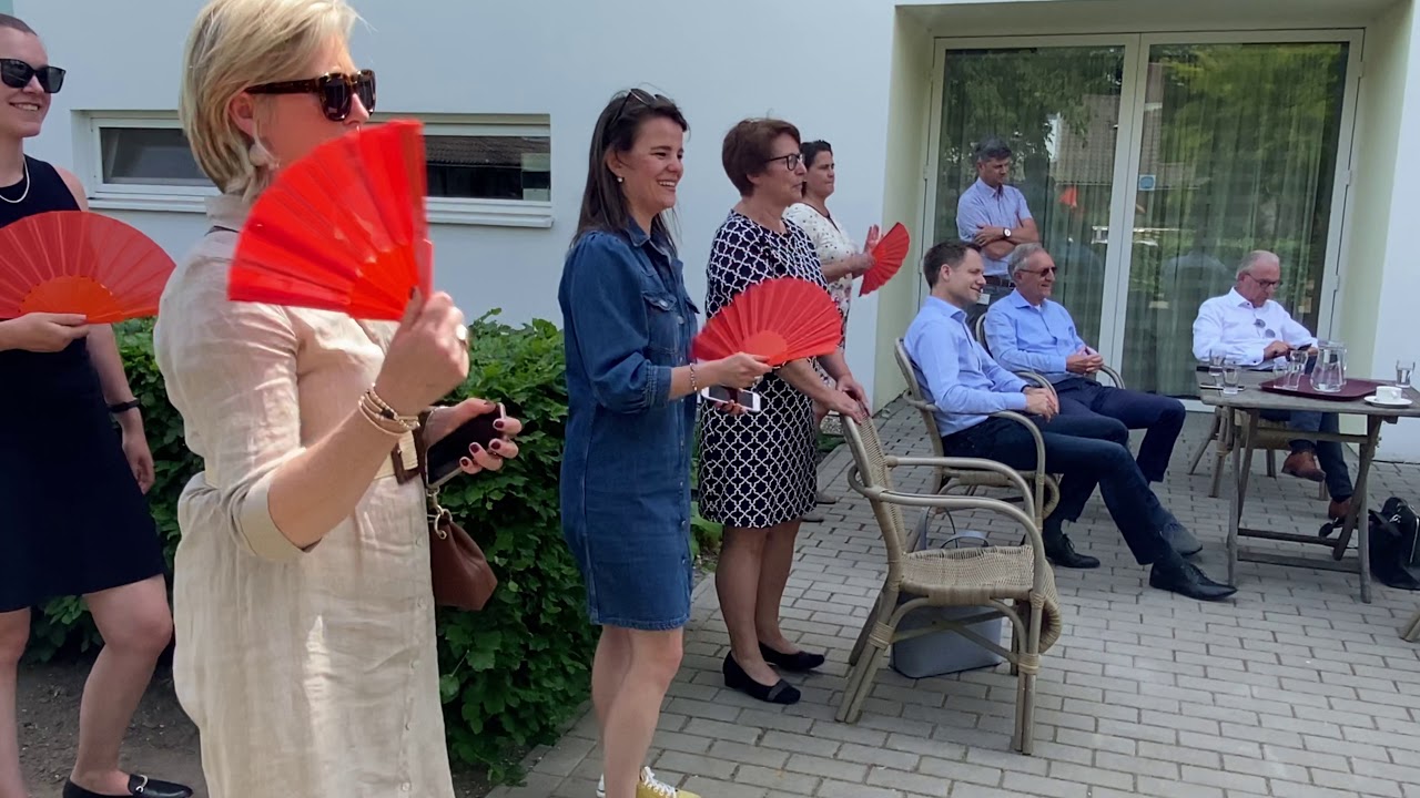 Stralende gezichten bij optreden Renate Dirix bij zorgcentrum Sterrebosch  in Thorn