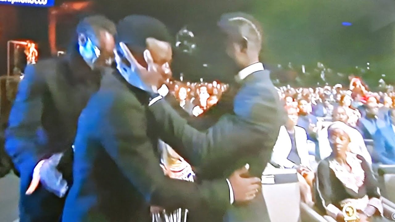 Tazama Sadio Mane alivyomkumbatia Pape Ousmane Sakho baada ya Kushinda Tuzo ya Goli bora Afrika,Alia