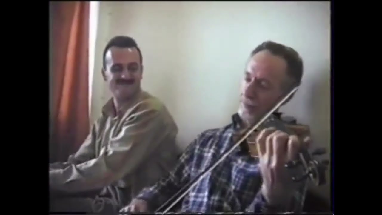 زنده یاد استاد مجتبی میرزاده:خانواده همسرم نمیدانستند من نوازنده ویولون هستم/ویولن مامۆستا میرزادە