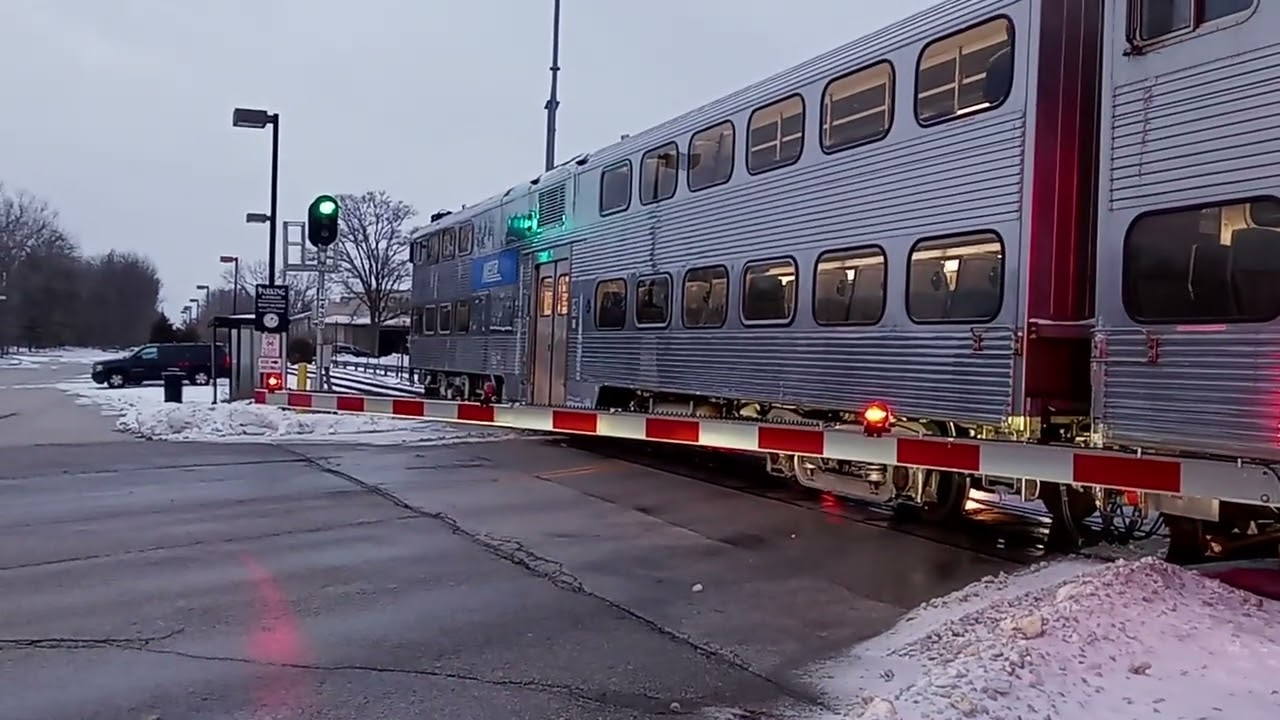 Metra Cabcar 8509 leads Inbound Metra 2116 at Round Lake, IL