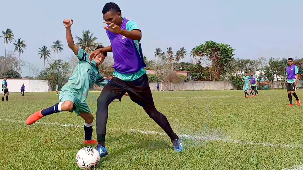 JUGADORES COLOMBIANOS LOS TRAEN A PURAS PATADAS!