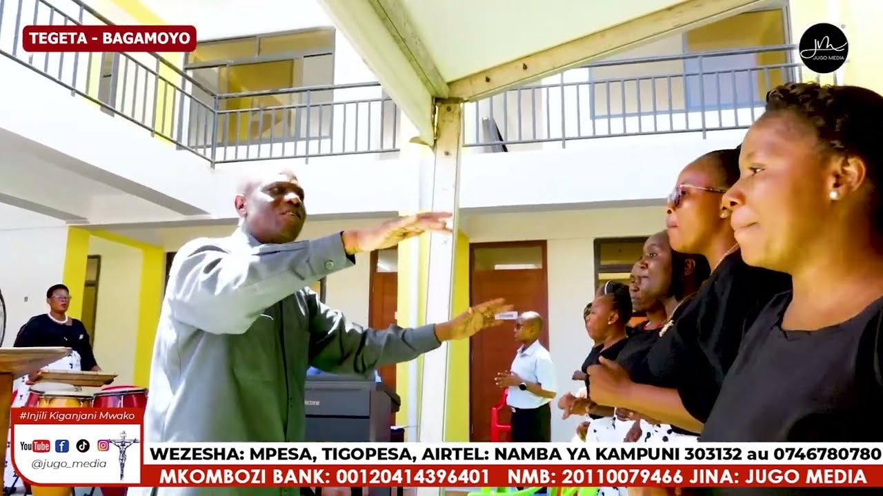 Tazama Mkuu wa Majeshi Mstaafu Jenerali Mabeyo akitiribu Wimbo MKATOLIKI | Tegeta Dar es Salaam.