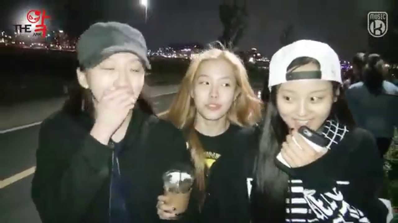 [디앜] 한강에 갔어요. (The girls went to the river.)