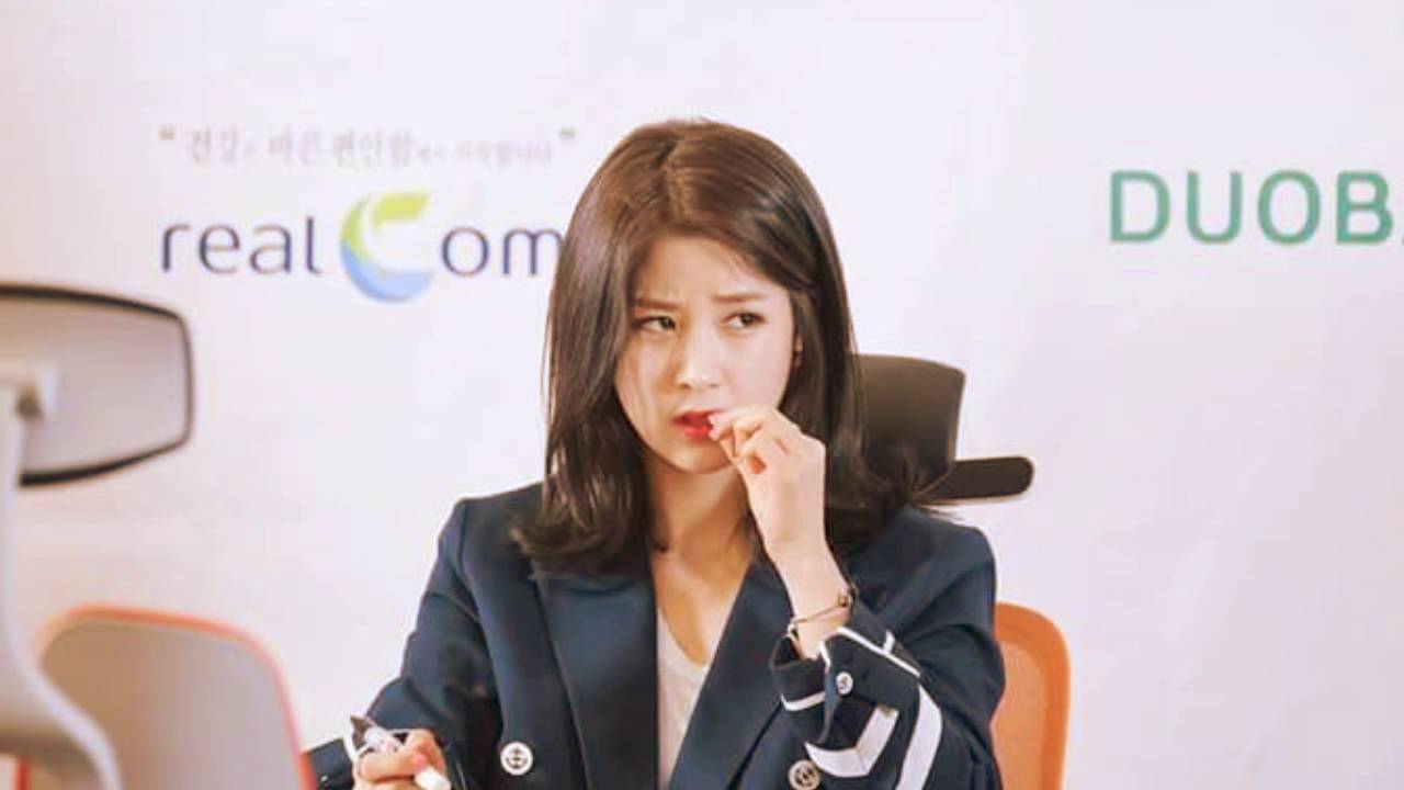 박초링 (Park Chorong) Beautiful...