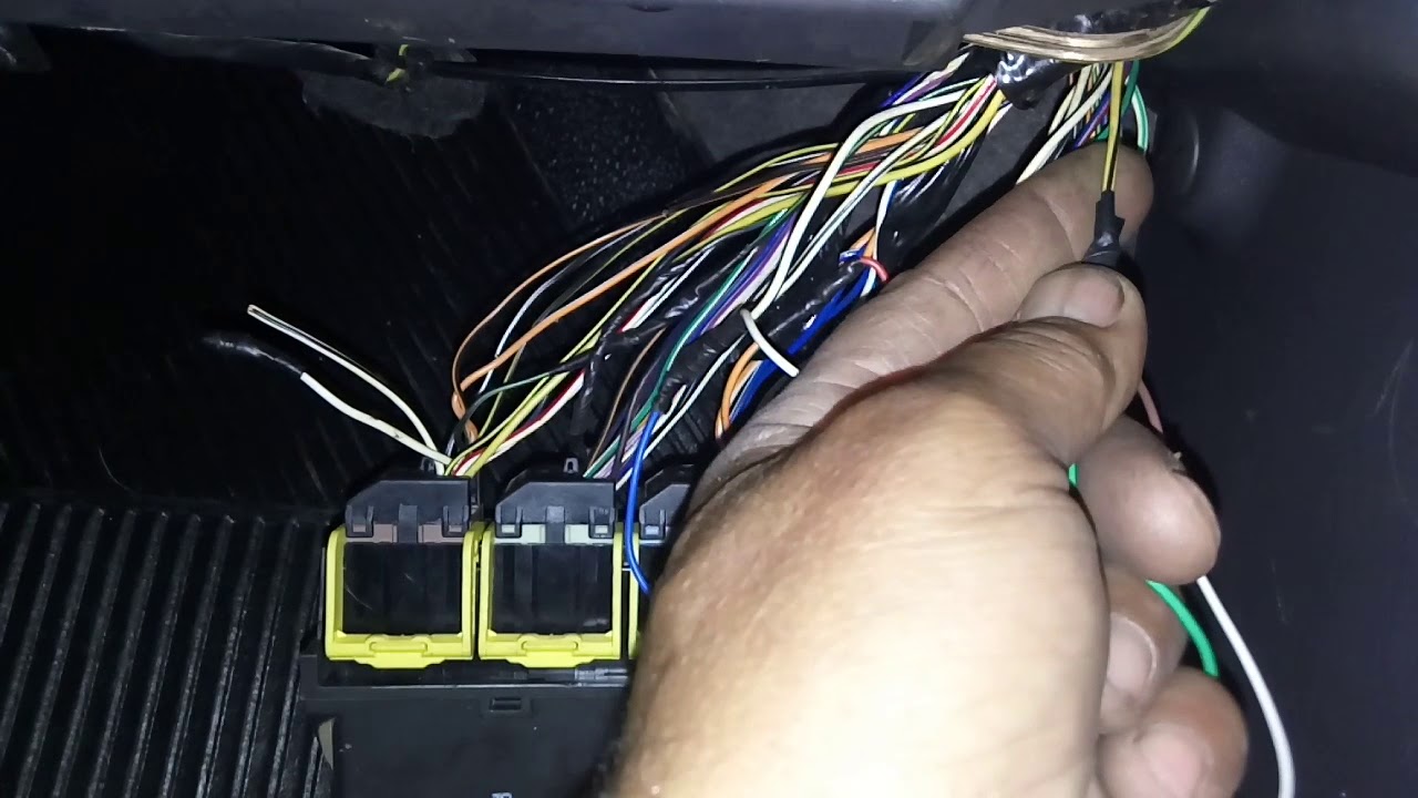 Subistituir central de trava elétrica do Ford focus