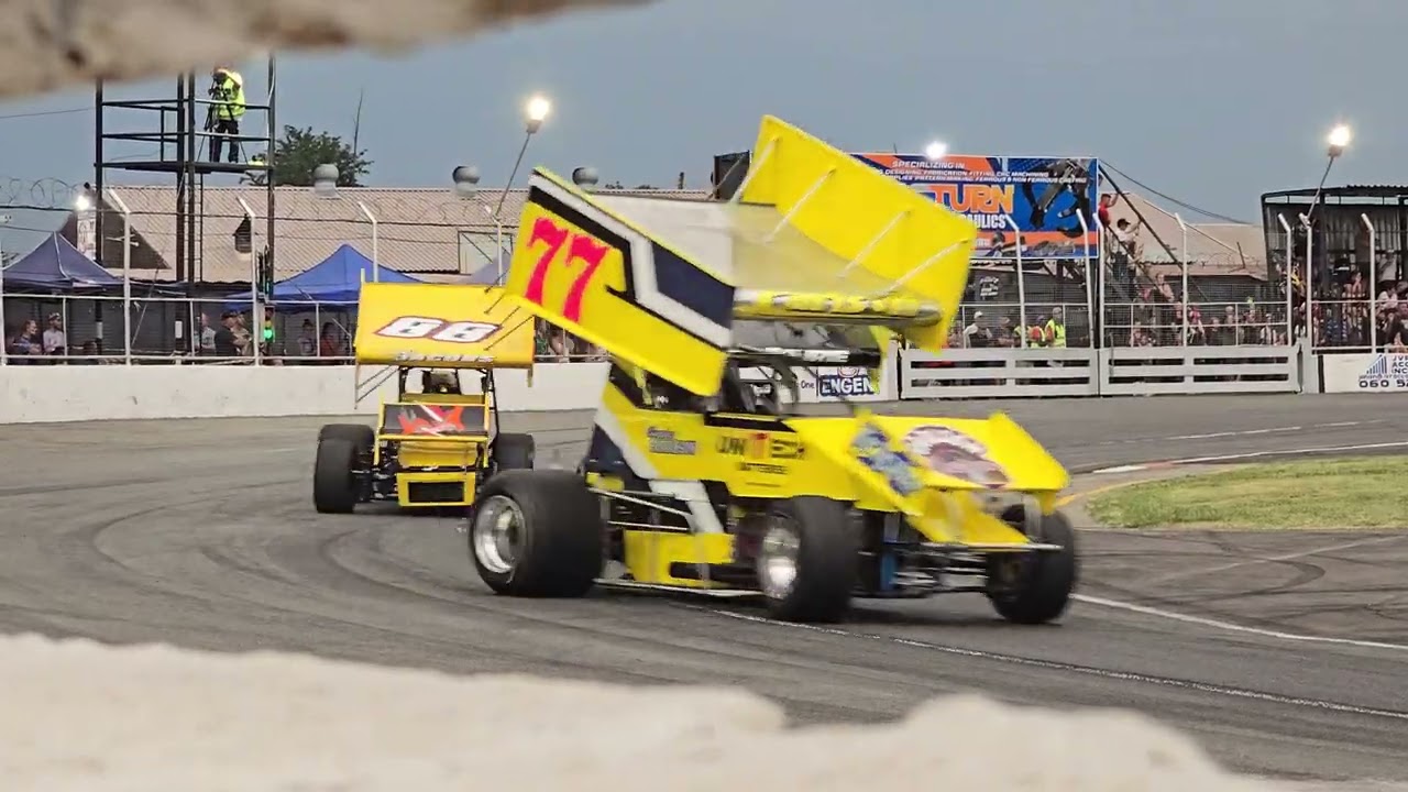 v8 SPRINTS running sideways at Ultimate Outlaw Raceway