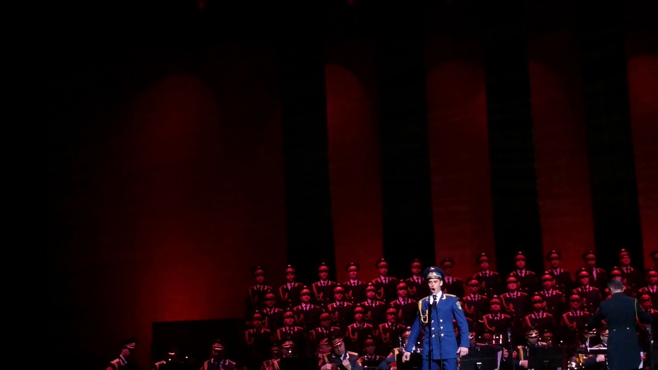 Red Army Choir Paris 2019, Toreador'aria, Maksim Maklakov. Choeur de l'Armée rouge, air du toréador