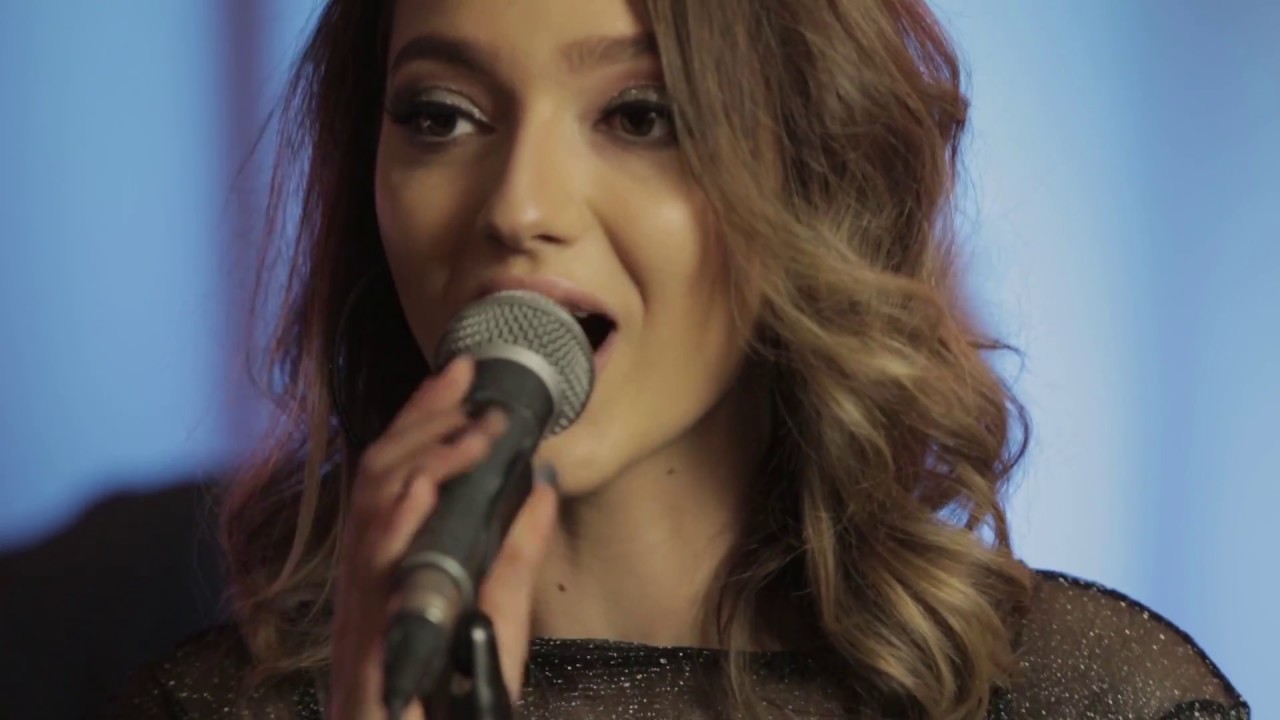 Fioll - Xheloz (Elvana Gjata Cover) | LIVE at Maqina