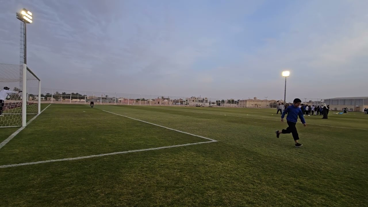 تجارب التسديد من خارج المنطقة للاعبي أكاديمية #نادي_حريملاء ⚽️