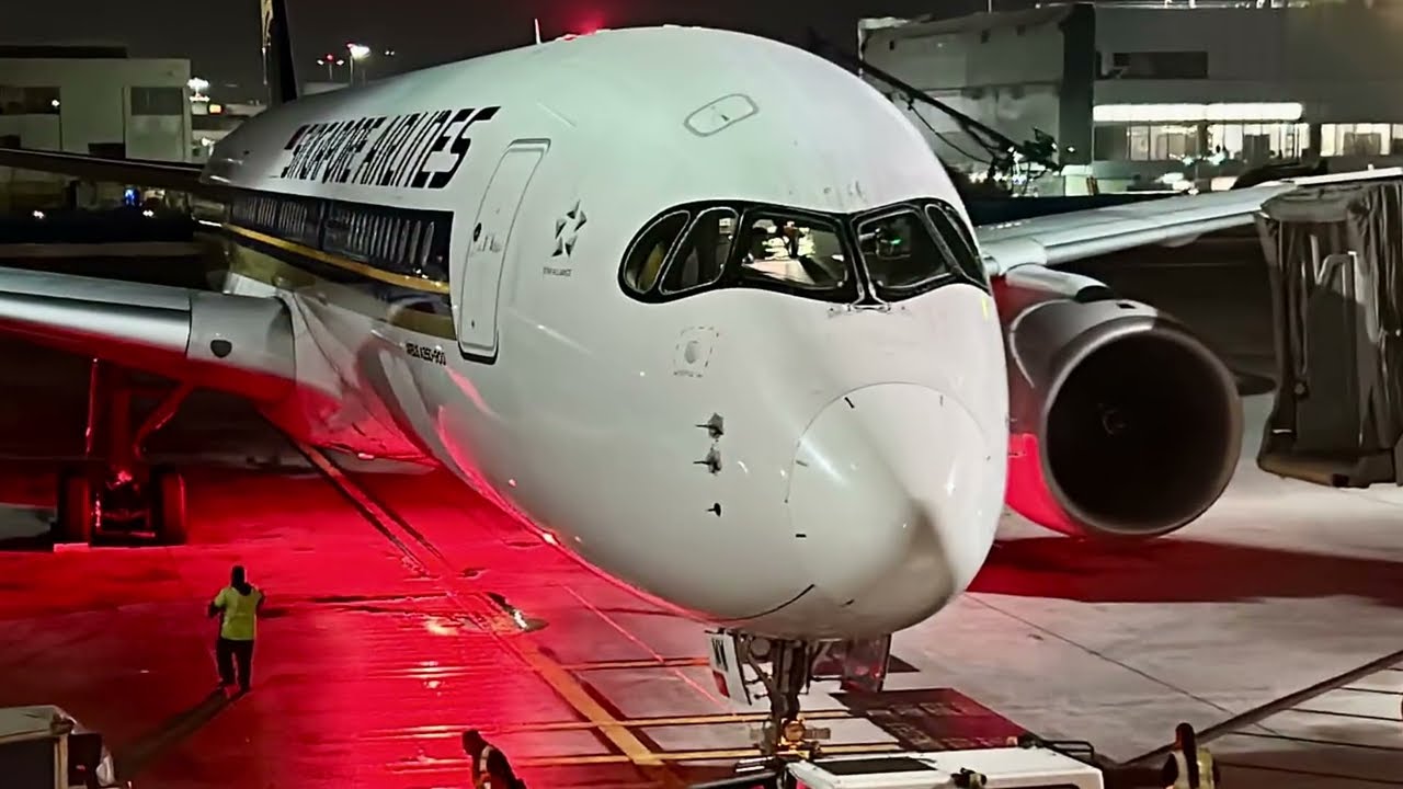 Singapore Airlines, LAX, Night Departure 4K #laxairport #singaporeairlines #a350 