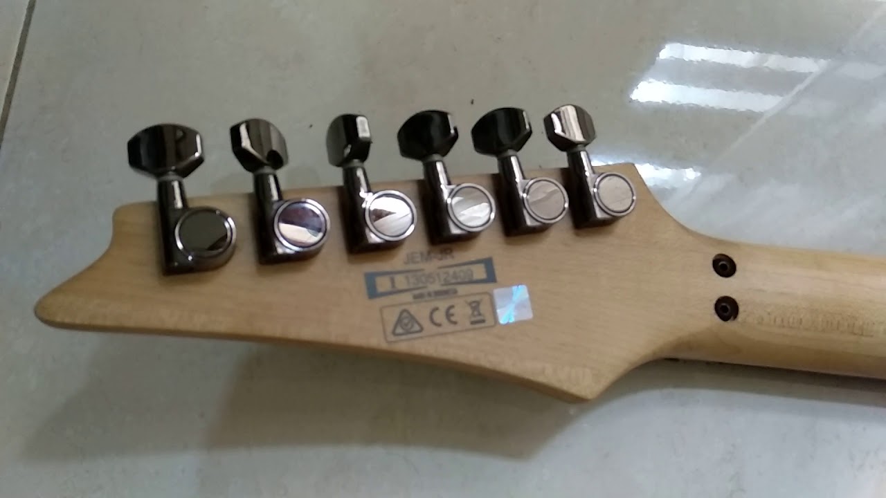 Ibanez JEM JR White 2