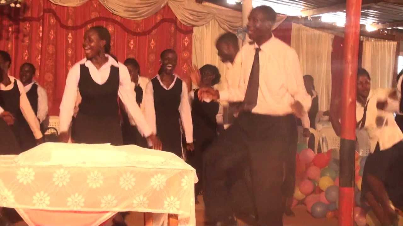 Yecu awoto kwedi pe loke By Revival Worship Centre Choir Gulu