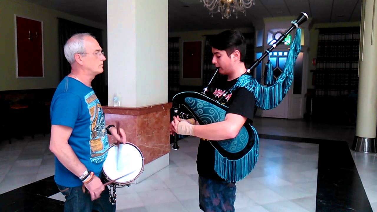 Improvisaciones celtas con gaita gallega y tamboril.