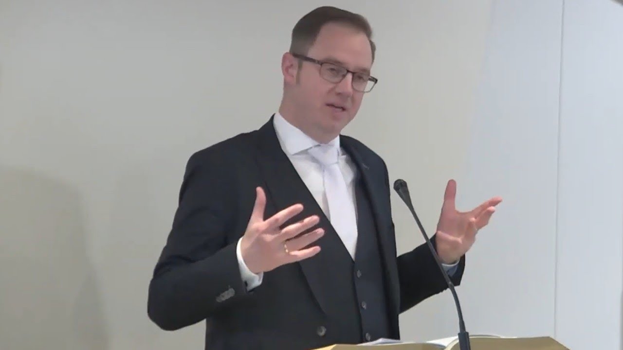 "Toen de Heere Jezus vijf jaar oud was speelde Hij op de sabbat in de modder en maakte een... "