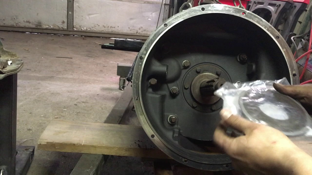 The Dually Build eaton bell housing and clutch fork install