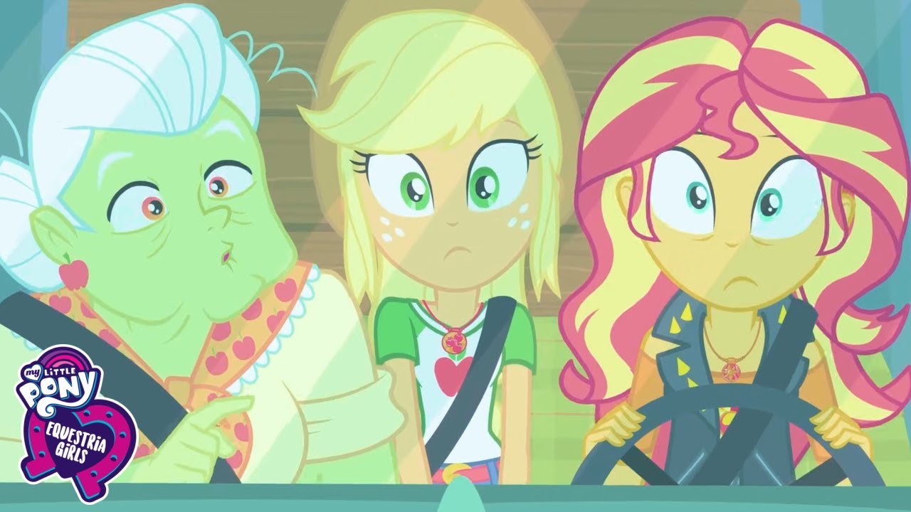 Sunset Shimmer Learns to Drive! 🚗 | My Little Pony: Equestria Girls