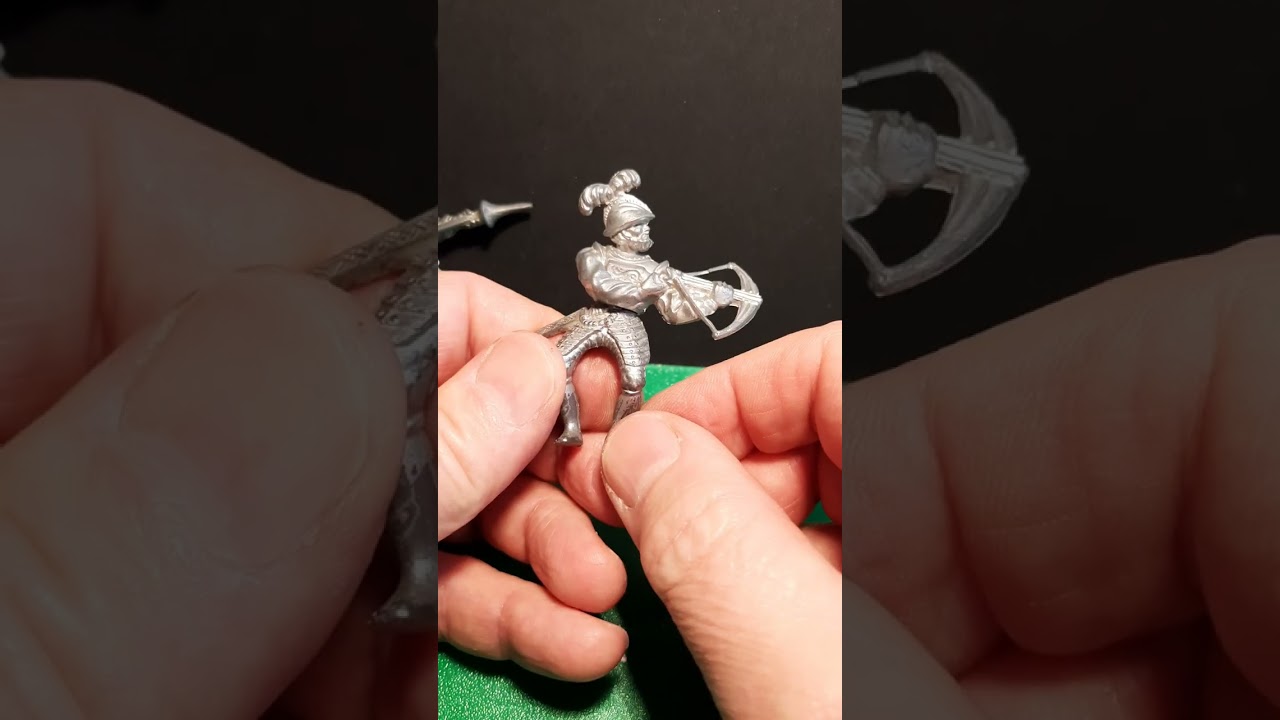 Umbau von alten Jean Höfler Rittern. Converting vintage toy figures from the brand Jean Höfler.