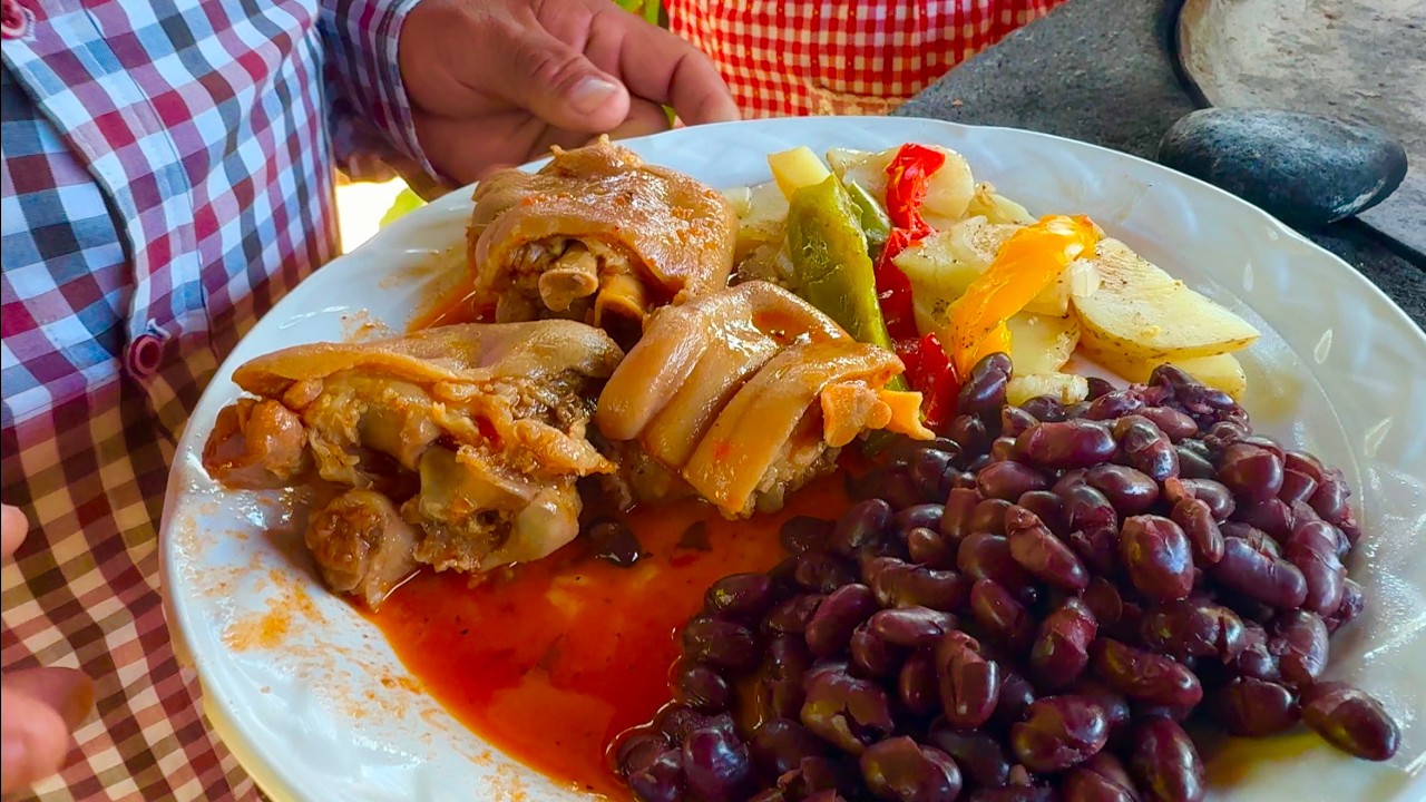 En salsa roja te van a encantar estas MANITAS DE PUERCO! || Ay Nomas