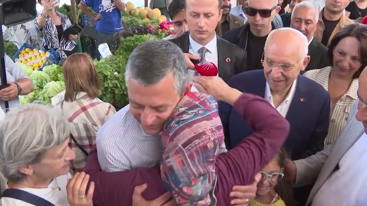 CHP GENEL BAŞKANI ÖZGÜR ÖZEL, ANKARA’DA SEMT PAZARI ZİYARET ETTİ 25/07/2025