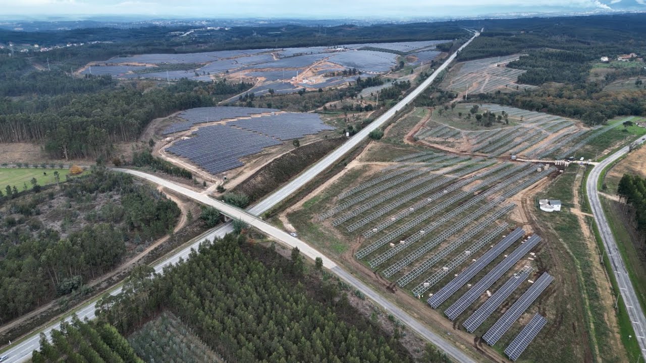 2022-12-06 Parque Fotovoltaico em T&aacute;bua em constru&ccedil;&atilde;o