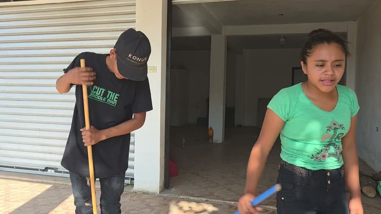 Día De Hacer Limpieza Profunda En La Tienda De Fredy Ordoñez