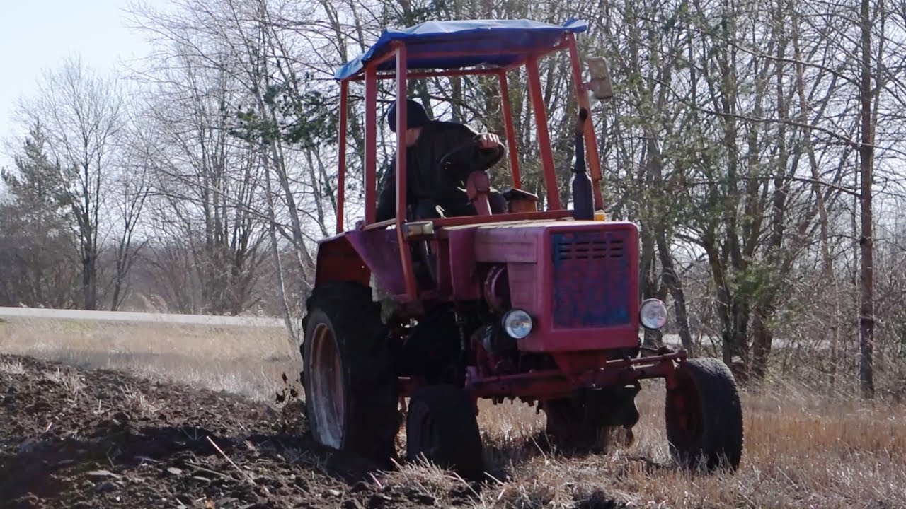 Tractor T-25 & Krone Wimpel Plowing