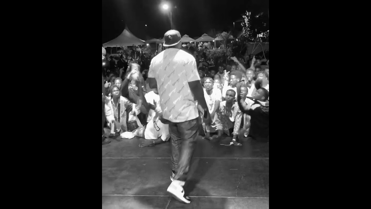 Khaligraph Jones live performance 🔥 Kwendaa‼️ Sipendi Ngoma Za #kenya#khaligraphjones#ericomondi