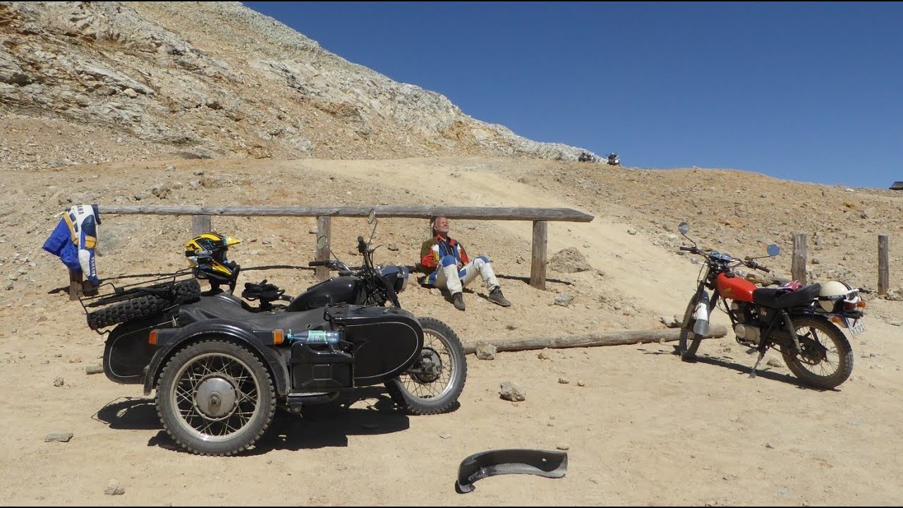 Mein Ural Gespann 650 auf 3000 Meter im Piemont, Offroad mit zwei Oldtimern