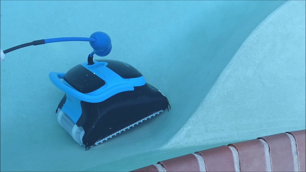 Maytronics Dolphin Nautilus CC Plus Robotic Pool Cleaner Unbox and Review 1