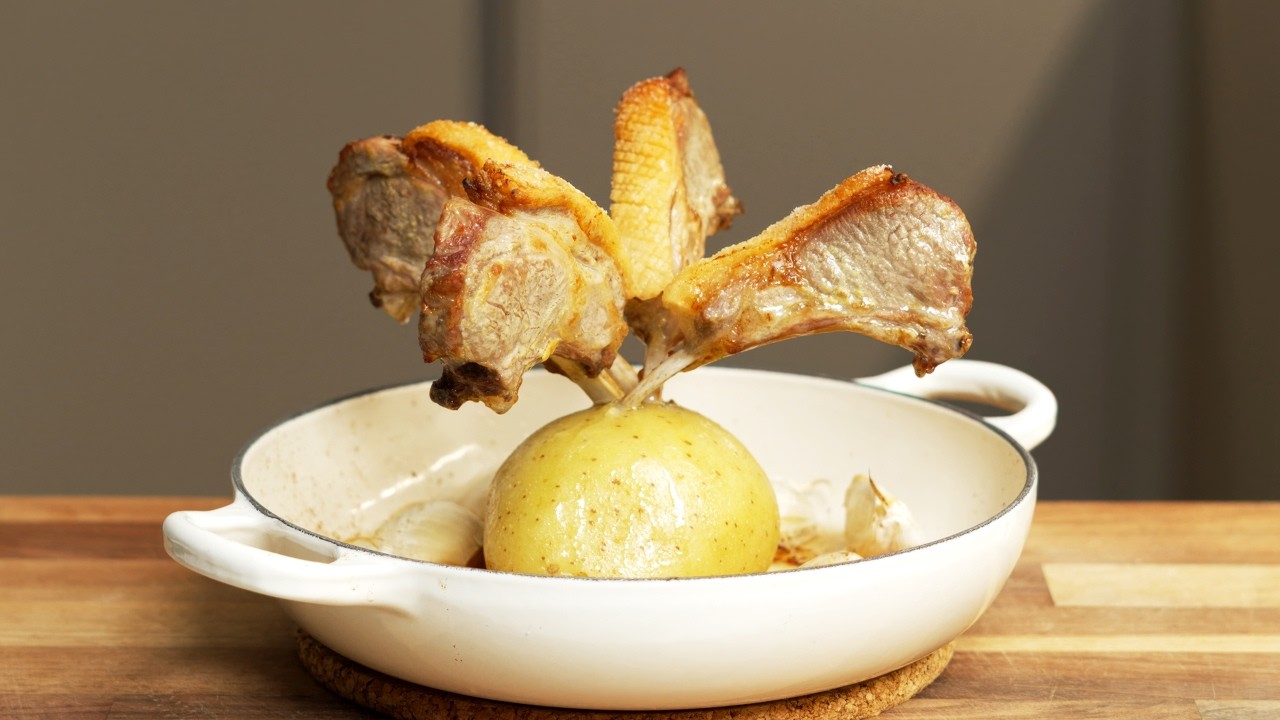 Crispy Lamb Cutlets – Perfectly Rendered Fat, Juicy Meat & Roasted Garlic