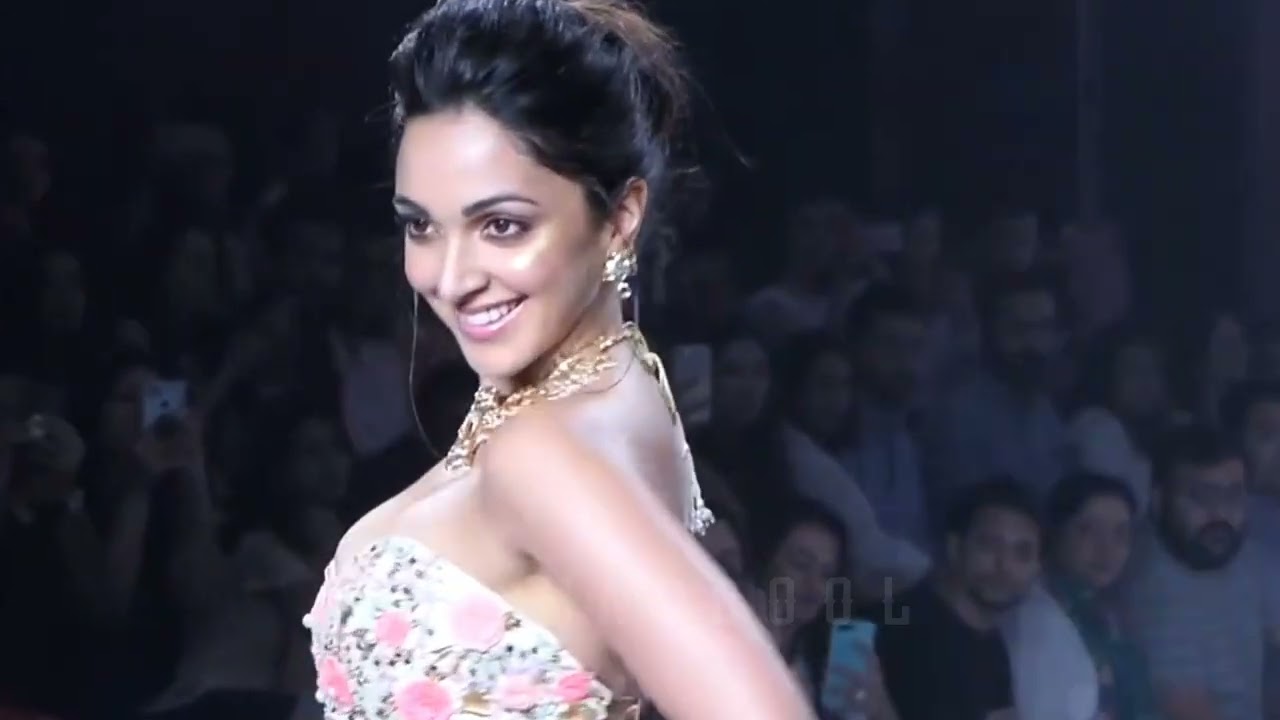 Kiara Advani in Traditional or Western | Kiara Advani | #kiaraadvani | #actress | #edit | #queen |