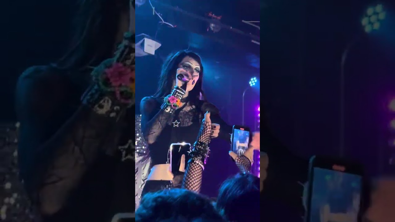 Hands up! - 6arleyhuman tour live