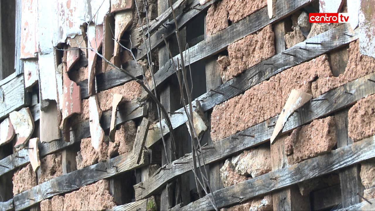 Mau tempo deita abaixo parte da antiga casa de Salazar
