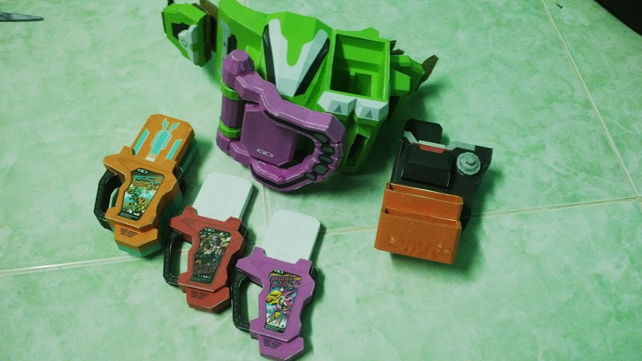 Kamen Rider Ex-Aid Gamer Driver with 3 Gashats Papercraft/ゲーマドライバーつっ ペーパークラフト - 仮面ライダーエグゼイド