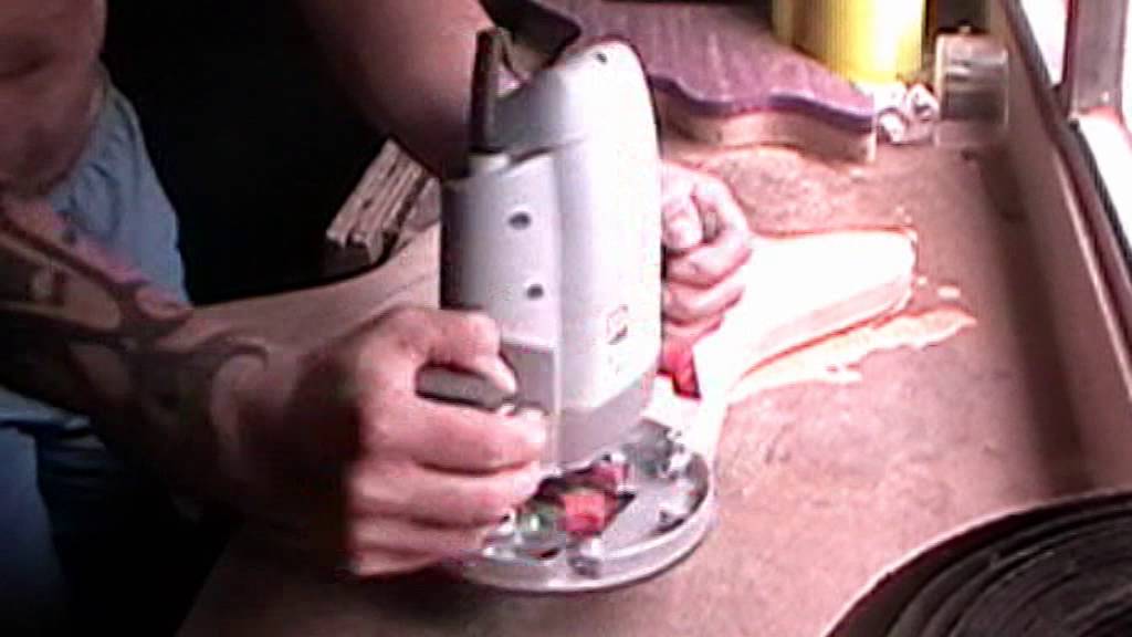 Edge and Pickup Routing of a Meranti Wood Guitar Body (Time Lapse)