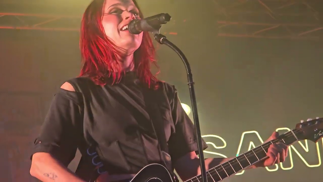 SANNI - Vahinko / Rokkenroll-elämää / Kesken @ Allas Sea Pool, Helsinki 31.8.2024
