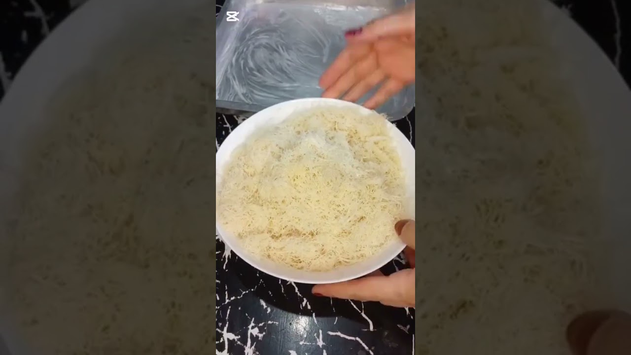 ميكس رهيب من الحلويات الشرقيه الكنافه والجلاش وطبقه كريميه خطيرة 