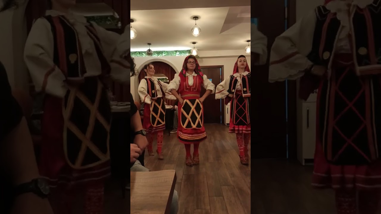 Makedonya’da Balkan Gecesi 🇲🇰 | Makedon Folkloru ve Yerel Oyunlar 🎶