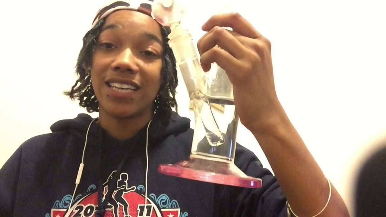 **New Hello Kitty Bong***