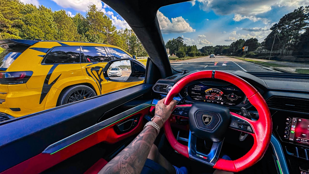Urus задирает широкофюзеляжный Trackhawk в пробке