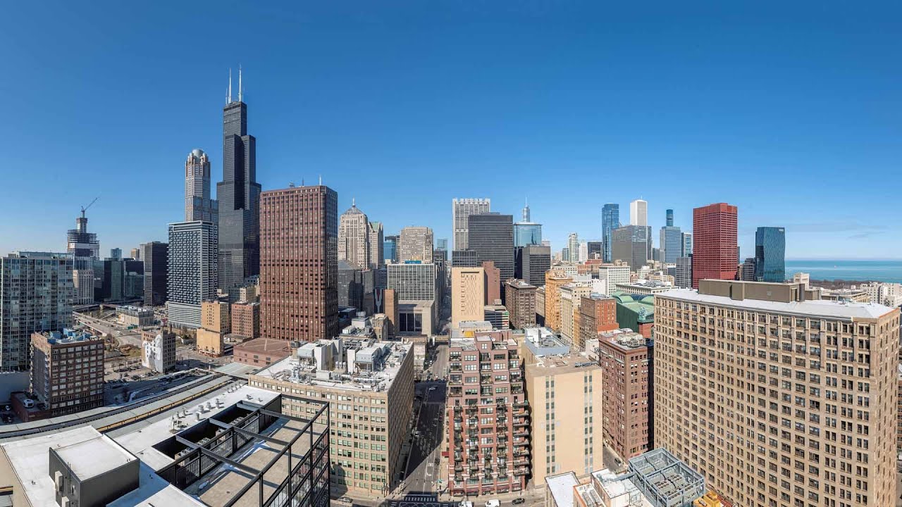 A dramatic 4-bedroom penthouse 