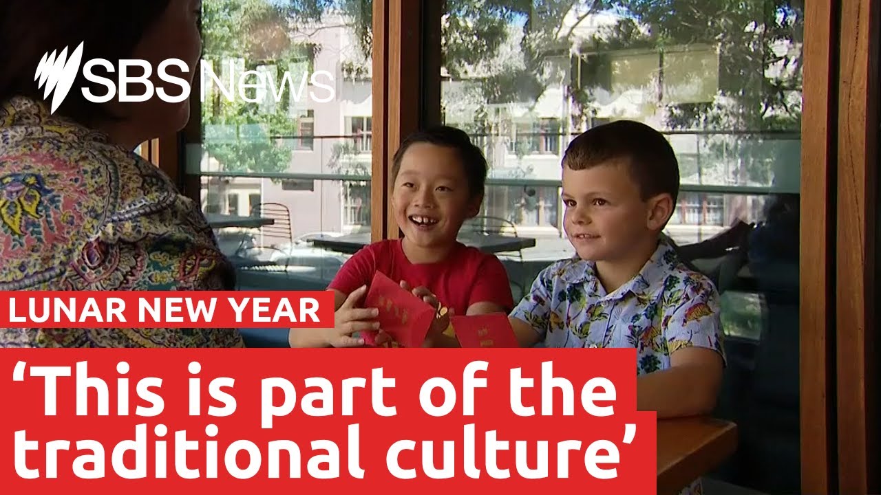 Tradition of giving red envelopes filled with cash goes digital | SBS News