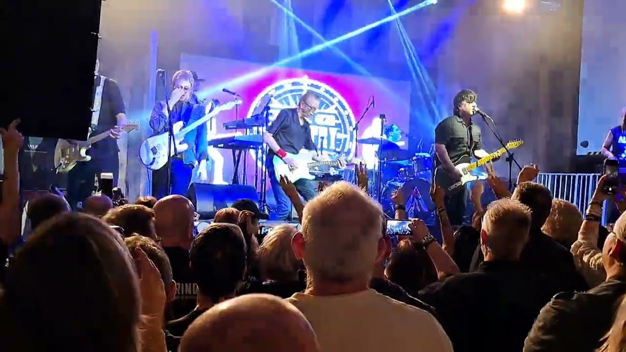Evan Peters Presents The Alarm w/ Bruce & Jamie Watson - Chance, In A Big Country (Cardiff 17.01.26)